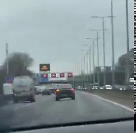 This absolute idiot recorded on dashcam on the M4 should not be on British roads.Driving like a total wanker.No excuse for this.