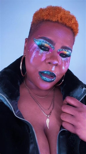 Euphoria but make it colorful! 🌀🌀🌀 . . . . . . . . . . . . . . . . . . . . . . . . @Duckie Cosmetics : Code “VON” 888 Concealer Brush 🦆 Glow Duck Brushes 🦆 Detail Brushes 🦆 Pressed Silicone Brushes 🦆 “Brunch” Pigment 🦆 “Mimosa” Pigment 🦆 “Queen Bey ” Pigment 🦆 “Doja Slipper” Pigment🦆 “Dream Slipper” Pigment 🦆 “Nova Slipper” Pigment 🦆 “Smokey Slipper” Pigment 🦆 Lashes “Russo” (top lash) “Ace” (Bottom Lash) 🦆 Duck Sauce Matte Edition 🦆 -“Duckula” @Blend Bunny Cosmetics @blendbunny: