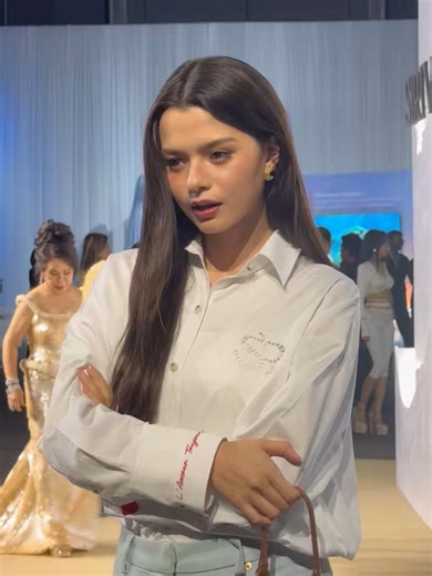 เติมใจและเติมความสวยจากคุณหนูน้องเบค #beckysangels ร่วมงาน SIRIVANNAVARI Spring-Summer 2026 Fashion Show ณ พารากอน ฮอลล์ ชั้น 5 สยามพารากอน BECKY SRSS26 AT SIAM PARAGON #BeckyArmstrong #Sirivannavari #SirivannavariSS26 #SRSS26 #ParagonHall #SiamParagon