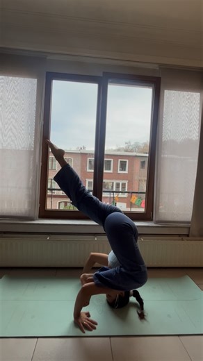 Reshu Satyapal on Instagram: "Here’s a fun Inversion tutorial of the month! Try it and tage me! I would love to see!! . #yogapractice #inversiontutorial #yogatutorial"