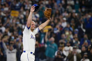 Mariners: Kyle Seager says Jerry Dipoto hasn’t even tried to contact him