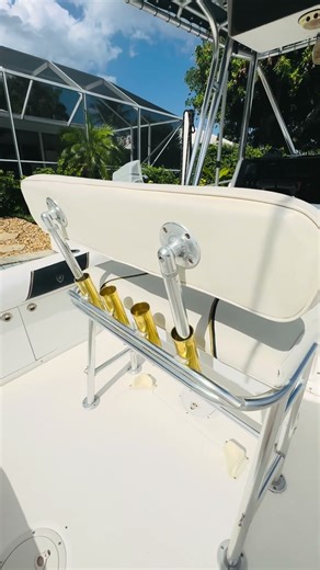 1999 Century 2600 CC | Blue Top Yachting