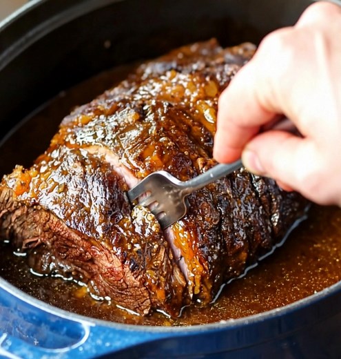 Rôti de Paleron de Boeuf Mijoté en Cocotte, Fondant à Souhait 🥩🍲 La recette compléte dans le premier commentaire 💬 | Recettes De Tous les Jours