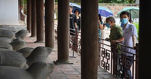 Không còn cảnh sĩ tử trèo rào xoa đầu rùa ở Văn Miếu trước mỗi kỳ thi