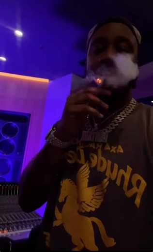 👥 Benny, The Butcher, Drake💿 Buffalo Freestyle