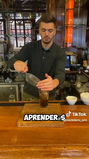 aprende cócteleria desde casa te regalo un PDF con muchas recetas de cócteleria aprende cócteleria #emprendedor #cocktail #bartending #bartender #mixología #cocteles #barman #receta #cocteleria #mixology