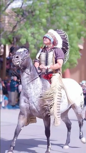 Riding bareback at the Gathering of Nations Powwow #indigenous #powwow #gatheringofnations #shorts