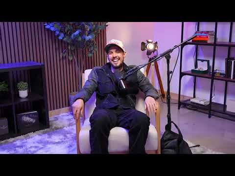 Hello Earthlings w/ Eric Stinson .