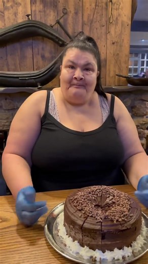 Tracey Webbers Bruce Bogtrotters Chocolate Gateau Challenge .. so funny take a look …. #desserts #desserttime #steakchallenge #foodchallenge #burgerchallenge #eatandwin #dinnerdate #FoodPorn #foodbloggers #foodporn #ukfoodchallenge | Cattlemans Steakhouse