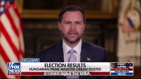 Se videoen: Vance ydmyget - 'Jeg er ked af det'
