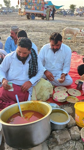 Pakistani Poor People's eat this street food | SiriPaye Ojri Chiken Pulao #pakistanstreetfood