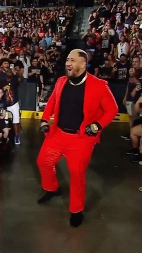 Helping LA Knight AGAIN? It’s gonna take awhile to get used to this new side of Solo Sikoa #WWERaw