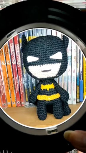 Asmei 🖤 #batman #batmancomics #batmanbegins #batmancomics #dccomics #dc #dcuniverse #asmei #amigurumi #croche #crochê #crochet #amigurumibrasil #amigurumis #fy #fypシ