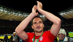 Former United target Hummels makes a bizarre transfer - Extra.ie