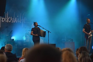 Mit Abstand Festival: "folkshilfe" begeistert in Radfeld – mit Video