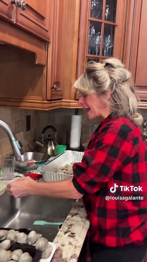 😭😭😭 #momtok #momsoftiktok #italianmom #mom | Moms Of TikTok