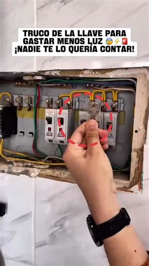 @reindeertrucos on Instagram: "Secreto de la llave qué nadie te cuenta 😱🚨 Trucos de teléfono que no conocías 📲✅ #trucosparacelular #trucos #android #celulares #iphone"