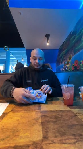 How fast can you finish your food? 💨🌭💙 Sonic The Hedgehog Speed Cafe is now open through March 22 — pull up before we’re gone! 📆 Pop-up through March 22 ⏰ Open daily 11AM–9PM 📍 1422 N Milwaukee Ave, Chicago What’s inside 👀 🌀 Chicago-only merch 🎮 Gaming stations 🌭 Chicago-exclusive menu items ✨ Fully immersive experience 🚫 No reservations | ⏳ First come, first served | 💳 Card only Gotta go fast. 🏁⚡️ @bernb0t | Sonic The Hedgehog Speed Cafe