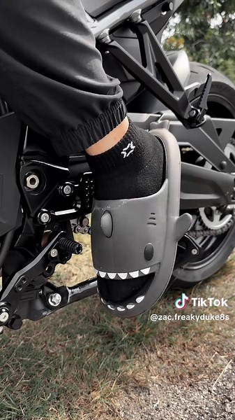 Exploring the 2024 Suzuki GSX-8S: Features and Review