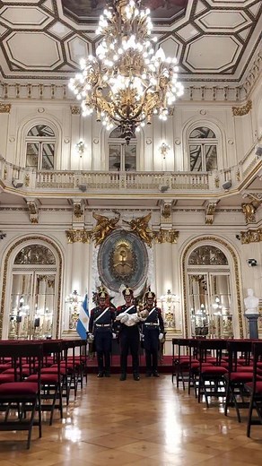 ¡FELIZ NAVIDAD! Desde la Casa Rosada, esperamos que el nacimiento de Jesús renueve en todos los hogares argentinos la paz, la esperanza y el espíritu de encuentro que inspiran la Navidad. | Casa Rosada