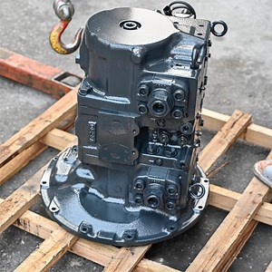 [Hot Item] Komatsu PC200 210 240-8K Hydraulic Pump Assembly European 708-2L-00701 Original Regeneration