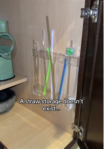 Organize Your Straws with This Innovative Straw Holder