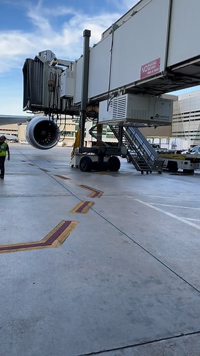1.7K views | Ever noticed those hoses and cables under the jet bridge? They’re powering and cooling the aircraft while it’s parked — saving fuel, cutting emissions, and keeping passengers comfortable. Efficiency on the ground at Miami International Airport ⚡️✈️ #GroundAeroLife #aviationlovers #aviation #pilots #airport #aircraftmechanic #pilotstuff #avgeek #pilot #avgeeks | Groundaerolife | Facebook