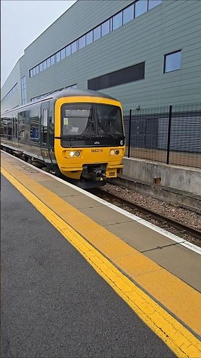 A GWR Class 166 (166215) departing Platform 6 at Exeter St Davids Station