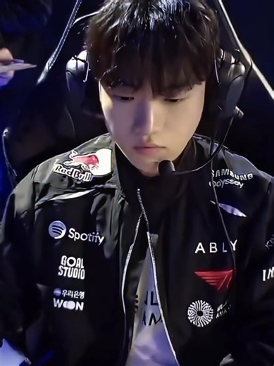 Anh tài máu sét của em ghệ tone hồng :))) #keria #ruyminseok #t1win