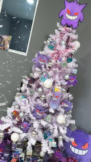 Smash Bros El Salvador on Instagram: "Mi Arbolito de Navidad 🎄🎮💜 #pokemon #gengar #navidad #arbolitodenavidad #gaming"
