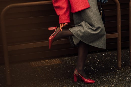 Se ti fossi mai chiesta quali sono, ecco le scarpe con tacco ideali da indossare con i collant