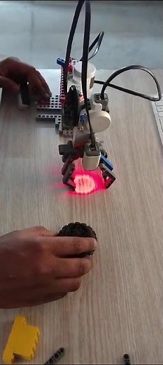 “Pick & Place Robot with LEGO NXT! 🚀”