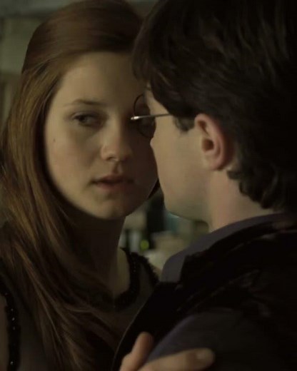 Ginny and Harry first kiss