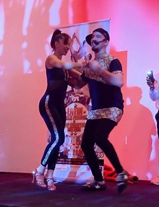 ➡ Nos quedamos en casa... 🏡 ¡Todavía conectados por nuestra PASIÓN! 💘 😍 📍 Amsterdam International Salsa Festival 🗺 Holanda #adrianyanita | Adrián y Anita