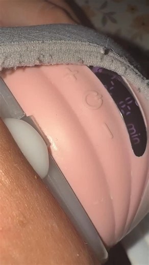 Baby Snug on Instagram: "‼️🔗LINK IN BIO🔗‼️(Product Name: Silicone Collection Cups) Haven’t used my pumps in soooo long and forgot how amazing they are 🩷🥹 #exclusivelypumping #exclusivepumper #pumpingmom #pumpandpour #momlife"