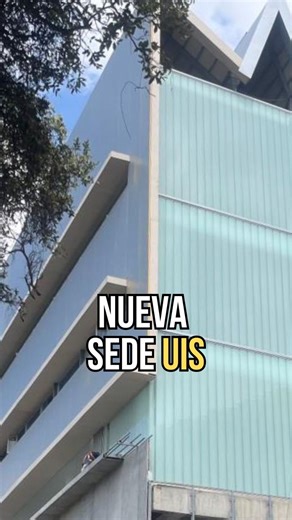 La nueva Facultad de Salud de la #UIS es hoy un referente en Latinoamérica: un complejo de 39 mil metros cuadrados, con 56 laboratorios y 19 aulas, donde se forman más de 1.800 estudiantes que cuidarán la vida de los colombianos. La nueva sede es el resultado de la gestión liderada por el exgobernador y exsenador Richard Aguilar en el Pacto Funcional, con 1,9 billones gestionados para Santander, que hicieron posible transformar la educación y la salud en un legado de progreso. #Santander #L3 #La
