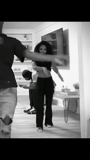 if benet took dancing seriously again >> #foryou #fyp @Hollywood 🎬❤️ | benet dancing majorette