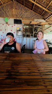 tinuruan ko c dady paano kumain ng wax candy😀 | Ako si kulot