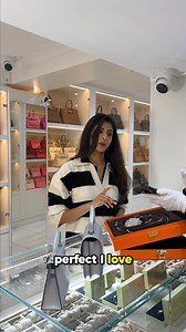 £1M Christmas splurge on dad’s card? 😳💳 This lady is selling three limited edition Hermès bags to recover from the festive damage. Which one here is your favourite? 👜✨ Hermès Mini Kelly Argente Chevre Chamkilight PHW - £39,000 Hermès Constance 18 Argentè Chèvre Chamkilight PH|W - £18,000 Hermès Sac Bijoux Chaine D’Ancre 925 Silver - £39,000 Serious buyers only: 447982338083 loveLuxury.co.uk/contact #FYP #Hermèsbags #Luxurybags #LoveLuxury #LondonLife | Love Luxury