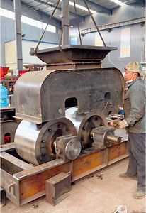 Roller crusher, a pair of roller skins can be used for half a year, with a discharge of 0-5mm, and a good equipment for roller sand making#crusher #rollcrusher #rollsandmakingmachine #sandmakingmachine #breakagehair #grinder #pulverizer #grinder #uganda #broandsisgoals #crusher #mill #rollformingmachine #Colombia#Iraq