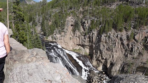 What to See on Day 1 in #yellowstonenationalpark #yellowstone #Wyoming #wyominglife #blackboyjoy #blacktravel #blacktravelfeed #solotravel | Nick Guillory