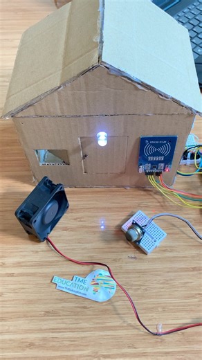 Controlling door automatically with Arduino using MQ-2 sensor and RFID #arduino #electronics #engineering #technology TME Education | Upload Ideas with Itamar