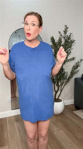 The big T-shirt transition trend. #ootd #elaina #fashion #ageisjustanumber