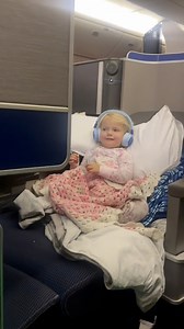 It’s amazing traveling with her ✈️ | Della Vlogs