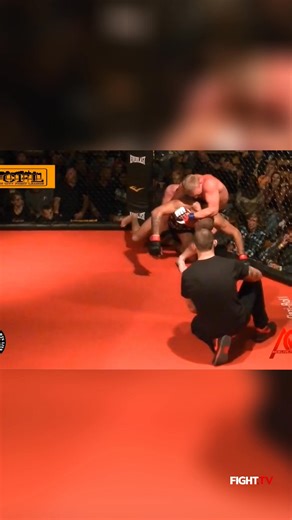 😬Keeping That Pressure On! 😬 He wasn't letting his opponet go anywhere, keeping him right in his grappling range and taking him down to the floor! #mma #pro #entertainment #combat #sports | FIGHT.TV