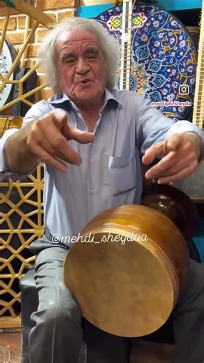 ‎🎸موسیقی شیدا🎻‎ on Instagram‎: "اجرایی زیبا از استاد کاویانی در کلبه ی موسیقی شیدا پیج ما هدیه ای از گنجینه موسیقی اصیل ایرانی به شما عزیزان هست این کار رو از پیج پدرم گرفتم پیج ایشون هم‌ فالو‌کنید @mehdi_sheydaa موسیقی شیدا قدیمی ترین مغازه موسیقی ایران تولید و فروش و ارسال کلیه ی سازها به کل کشور ۰۹۳۷۲۳۷۵۷۶۹ #نوستالژی#معین #قدیمی #ساز#سنتی #"‎