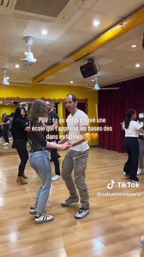 Tu veux apprendre les danses latines ?🧡 #salsa #bachata 📍École des Danses Latines et Tropicales 40, rue de Citeaux - 75012 Paris 📞 01 84 60 99 60 🌐 www.salsadanse.com