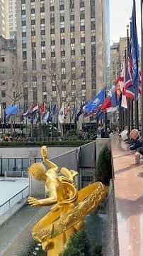 Rockefeller Center NYC 2026 | Flags, People & Midtown Manhattan Vibes