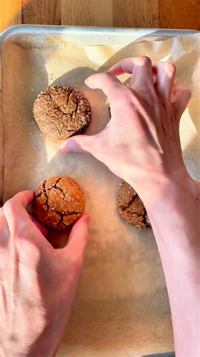 These cookies all start with the same recipe but use different types of molasses—light, dark, and blackstrap. The cookies resulted in different flavors, textures, and colors. Here is why: Light molasses (1st boil) = sweeter, softer cookies with a mild caramel flavor. Dark molasses (2nd boil) = chewier cookies with bold, rich flavors. Blackstrap molasses (3rd boil) = dense, hearty cookies with an intense bittersweet taste. The longer sugarcane juice boils, the more sugar is removed, concentrating