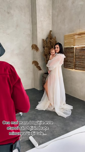 Captivating Mother-Child Photoshoot Inspiration